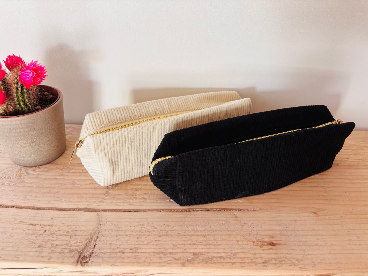 Federtasche Cord Look – Schwarz / Creme | Aufbewahrung | Zubehör