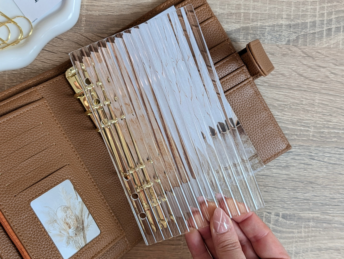 A6 Acryl Deckblatt gewellt | Transparentes A6 Cover mit Wellenkante | Edles Budget Binder Deckblatt | Cash Stuffing & Planner Zubehör